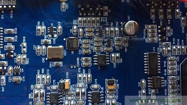 如何&ldquo;布局&rdquo;電路上的貼片電容才會降低寄生電感？