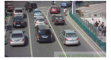 如何在車流湧動的道路上運用監控係統？