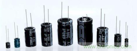 電容的尺寸、耐壓值、方向，這些參數該如何選擇？