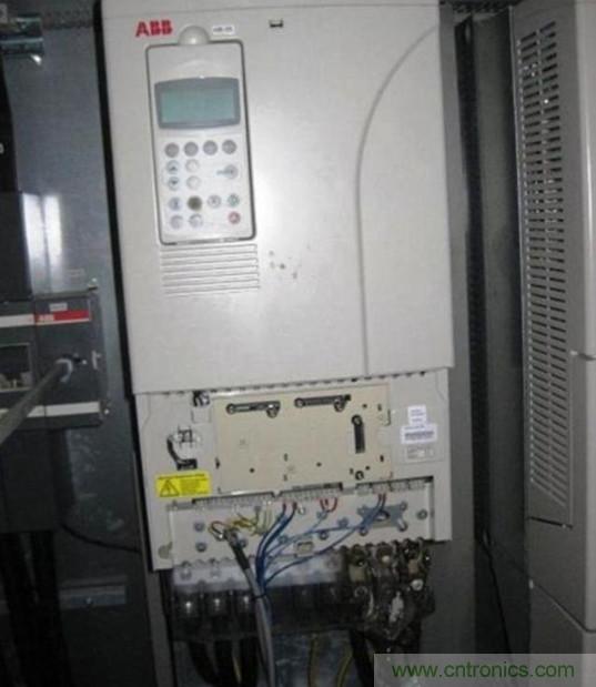 變頻器的輸出頻率調高，那麼輸出電壓將如何提高？