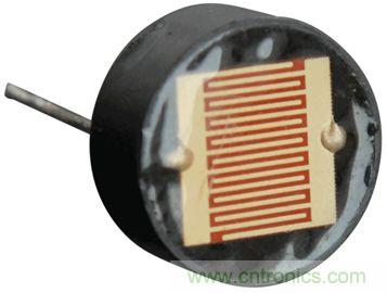 你有沒有試過用儀表放大器測量兩個光源的相對強度？