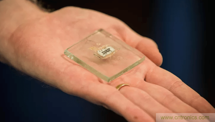 集成電路是如何被發明的？