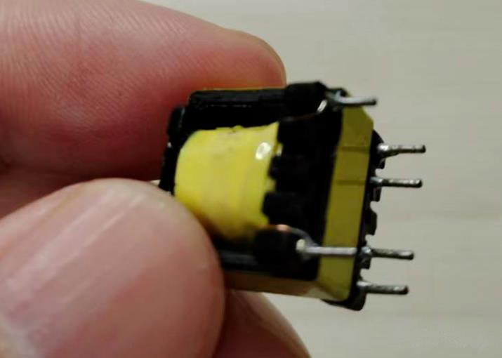 如何利用示波器快速判斷變壓器的同名端和異名端？